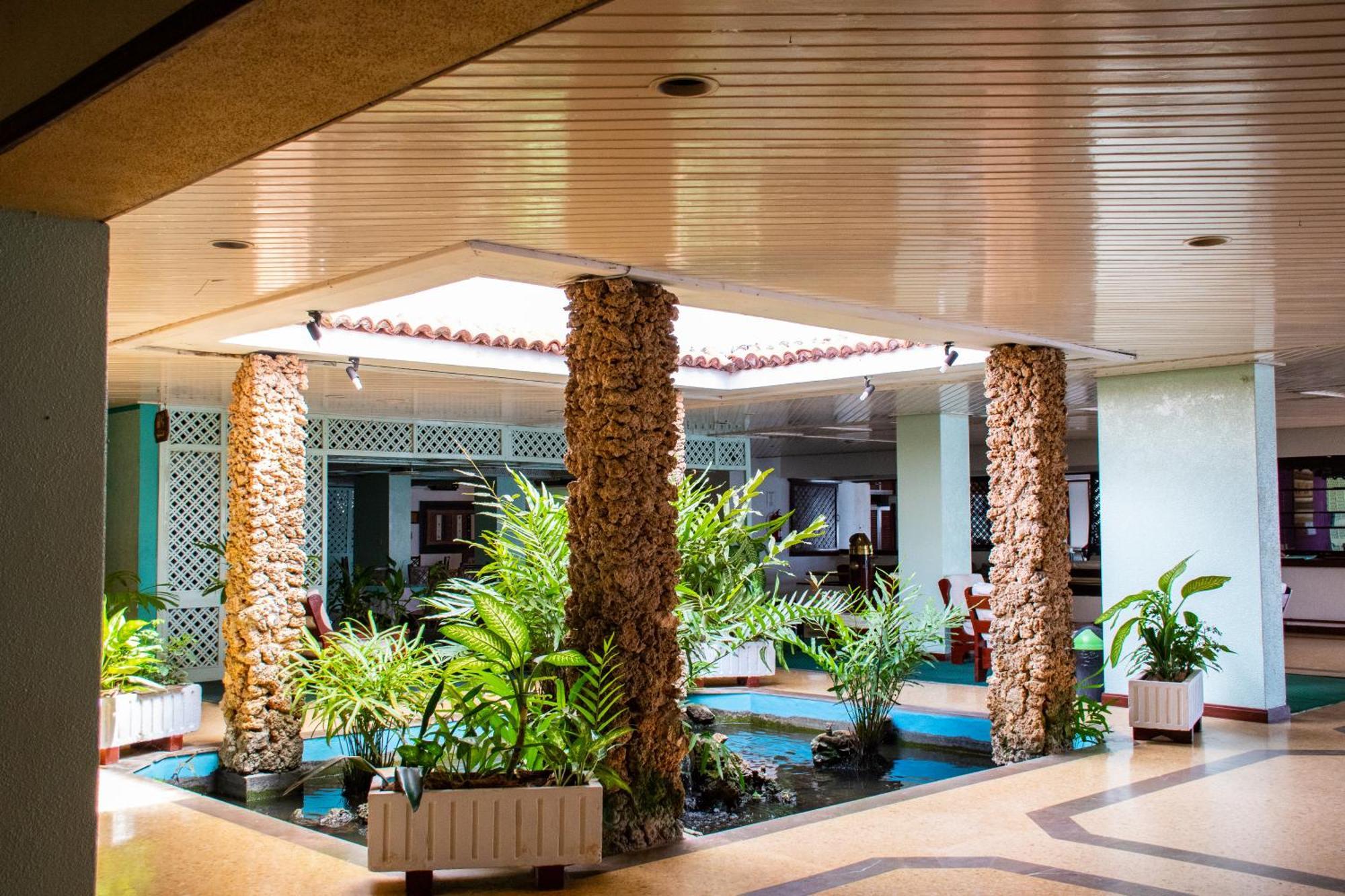 Mombasa Beach Hotel Екстериор снимка