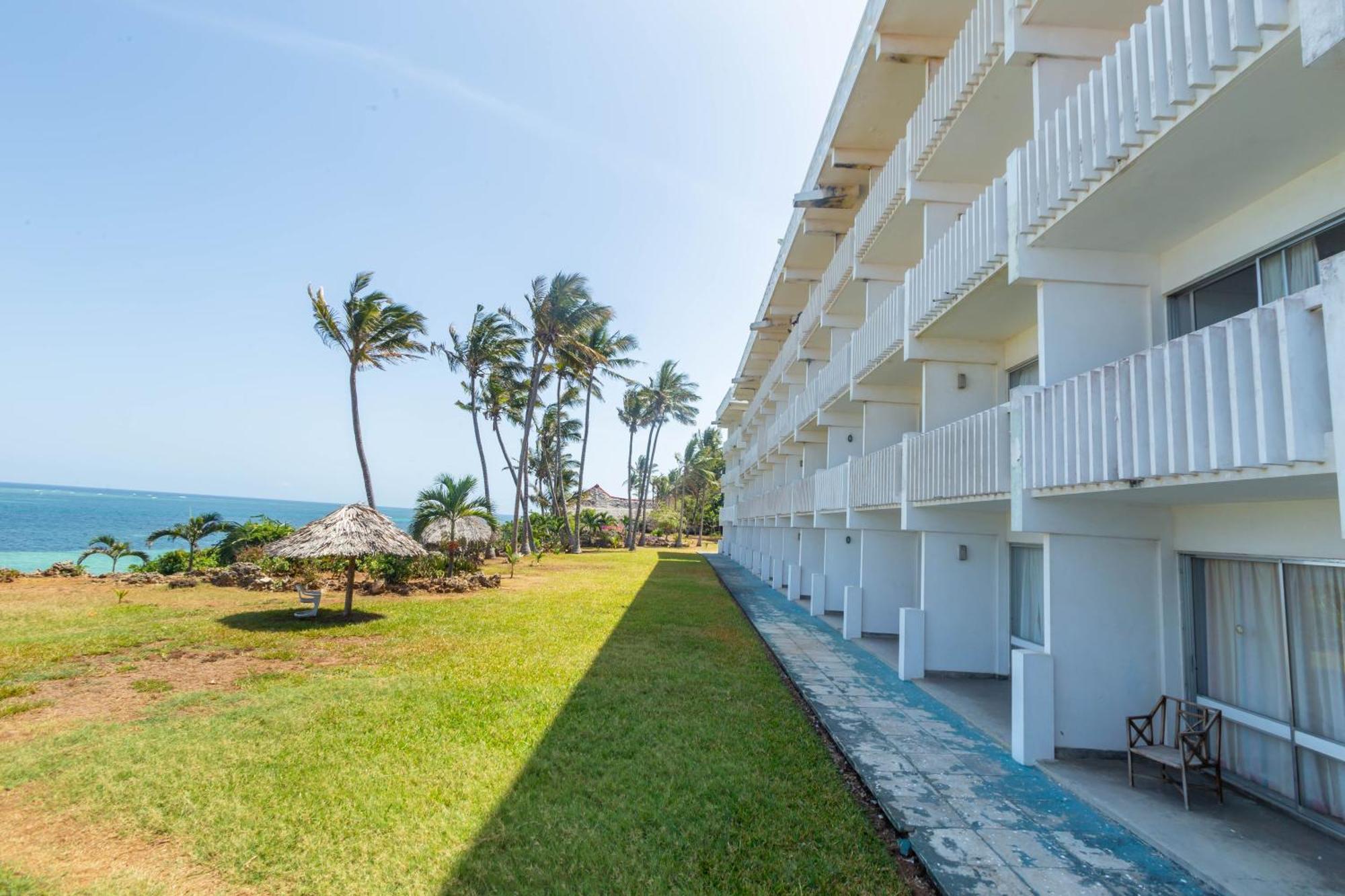 Mombasa Beach Hotel Екстериор снимка