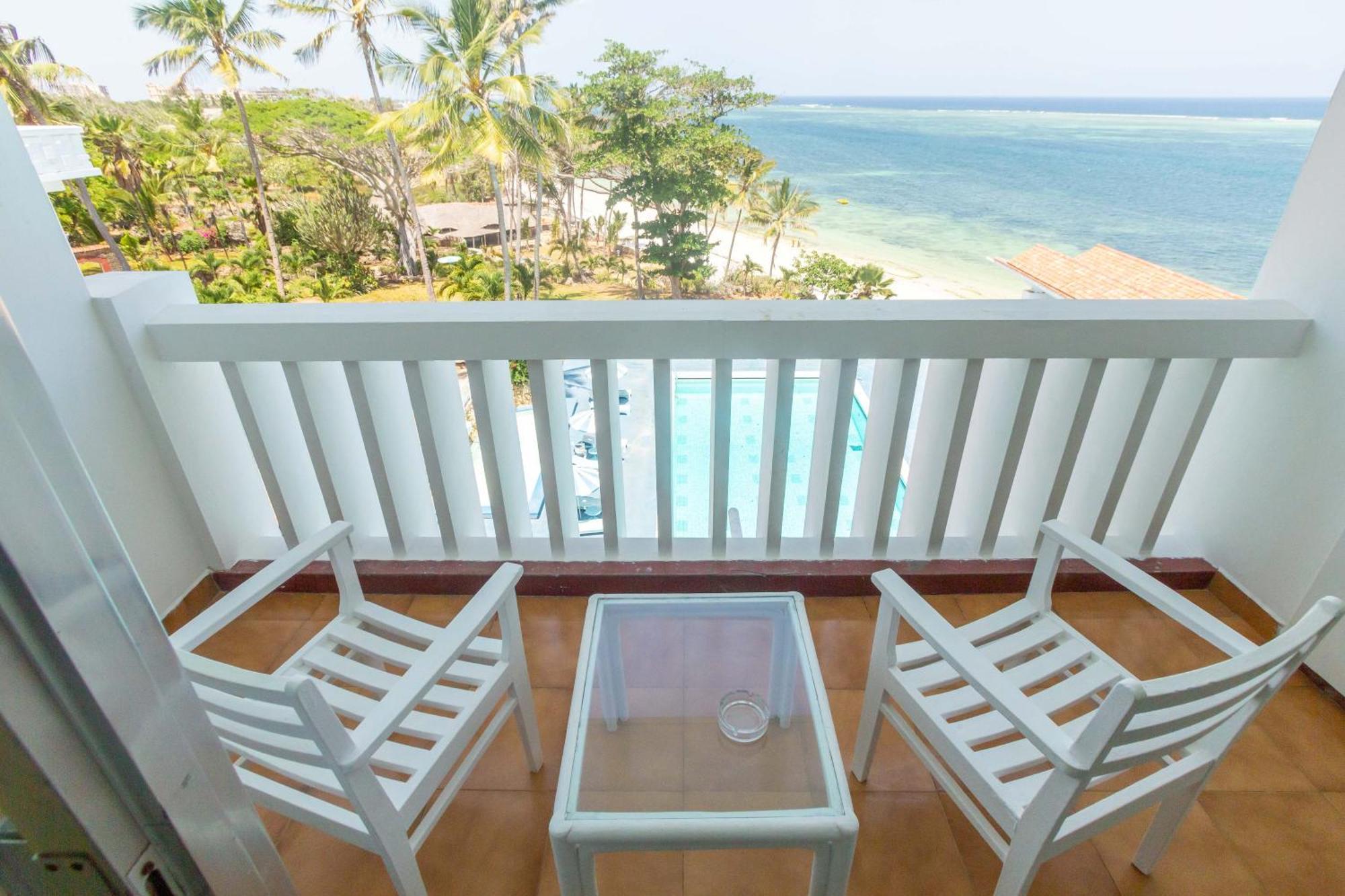 Mombasa Beach Hotel Екстериор снимка