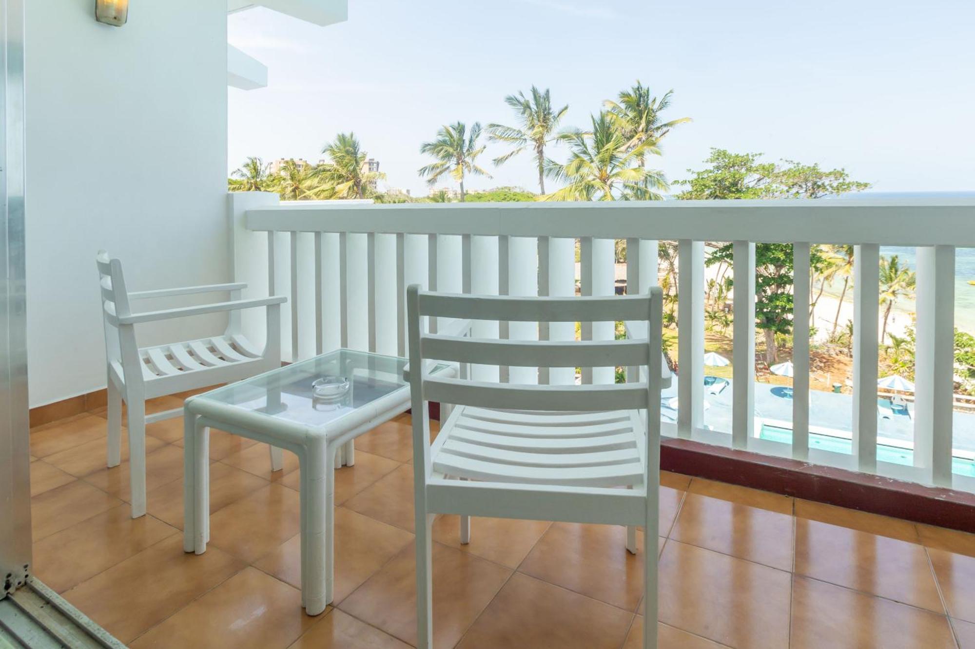 Mombasa Beach Hotel Екстериор снимка