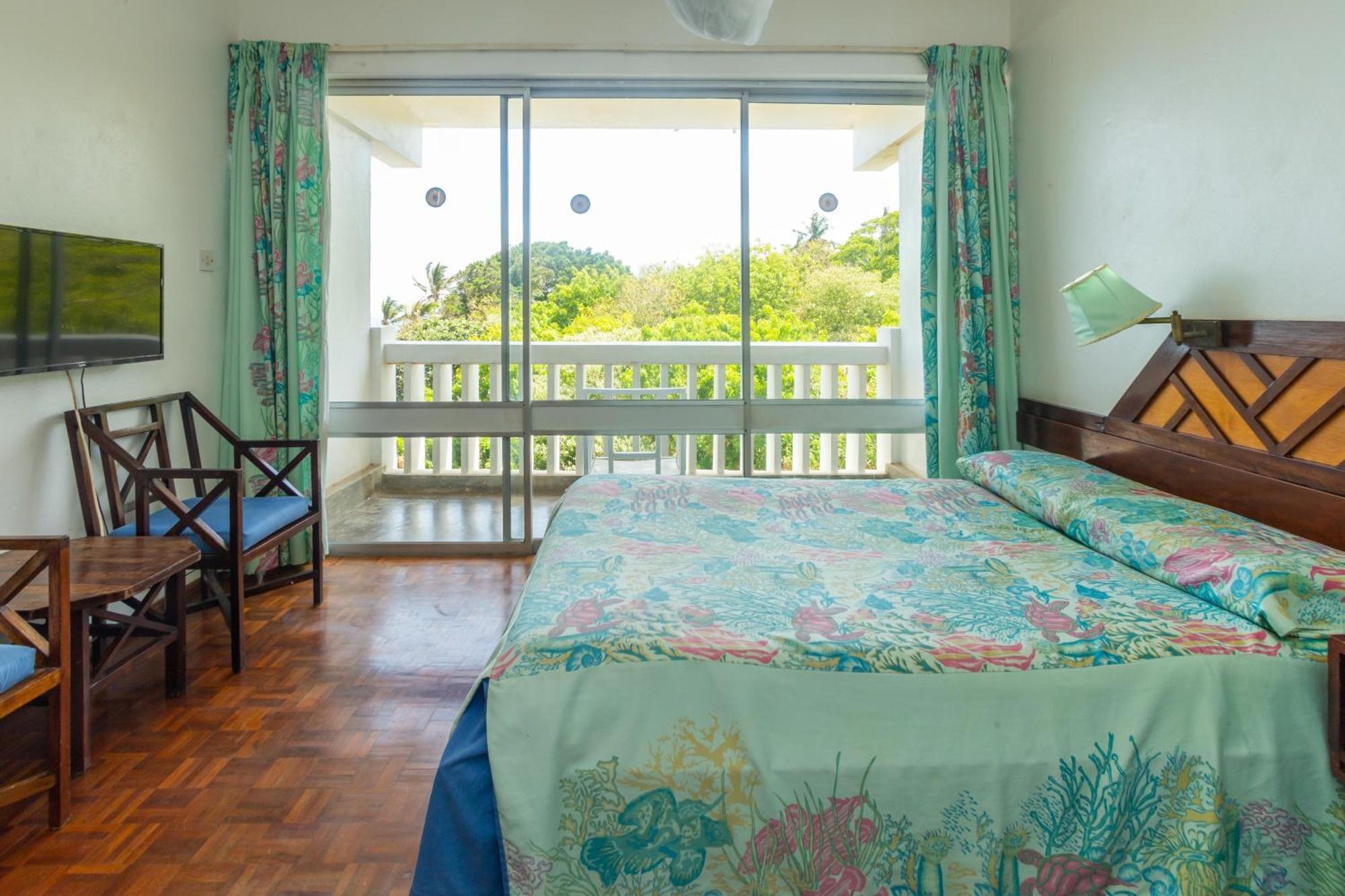 Mombasa Beach Hotel Екстериор снимка